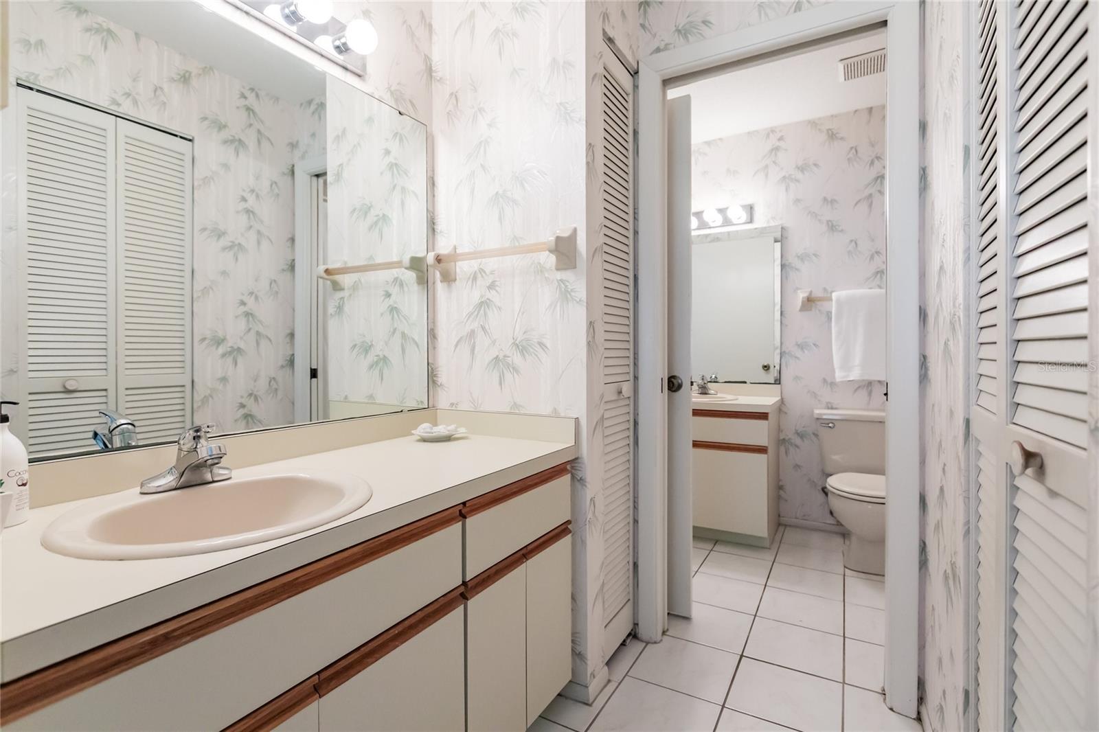 933 CAPRI ISLES BLVD #38