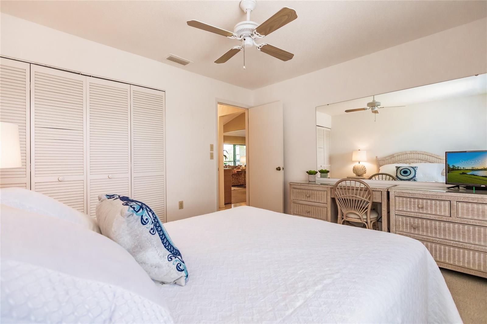 933 CAPRI ISLES BLVD #38