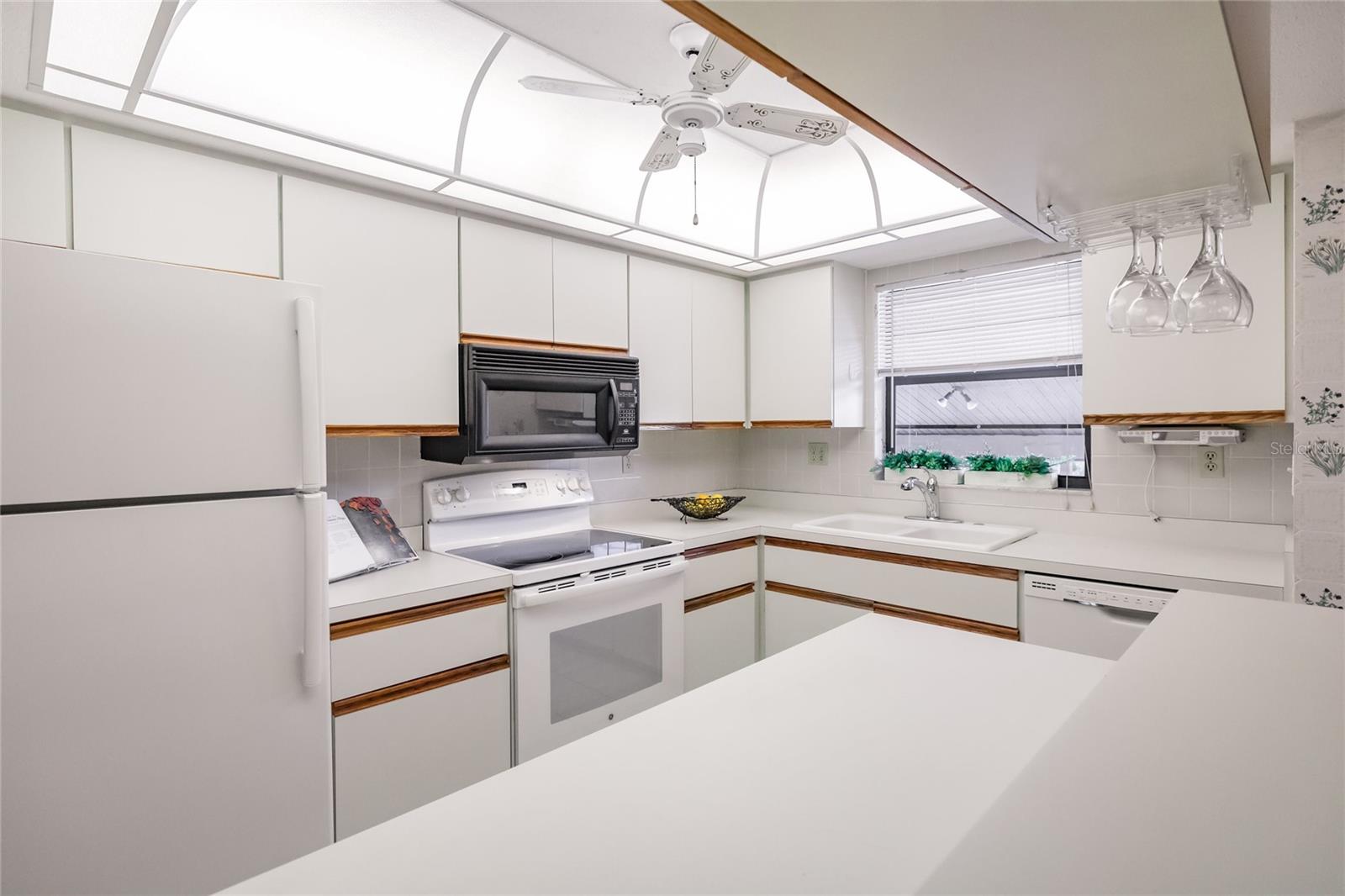 933 CAPRI ISLES BLVD #38