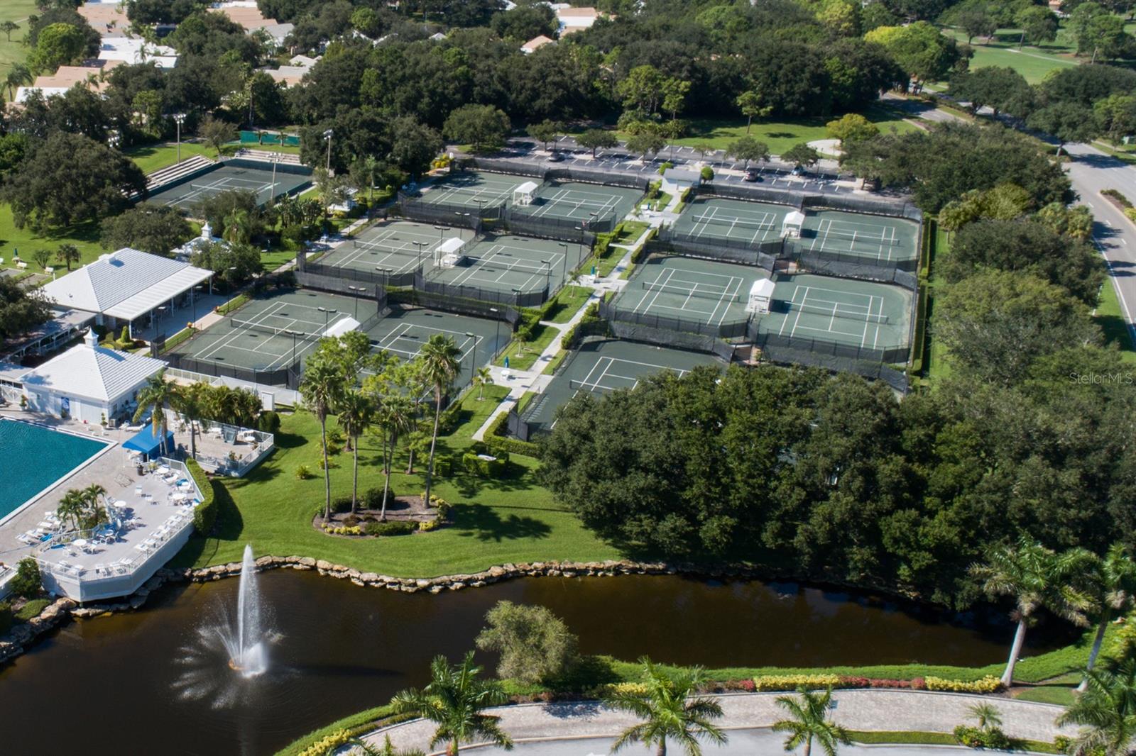 803 MONTROSE DR #202