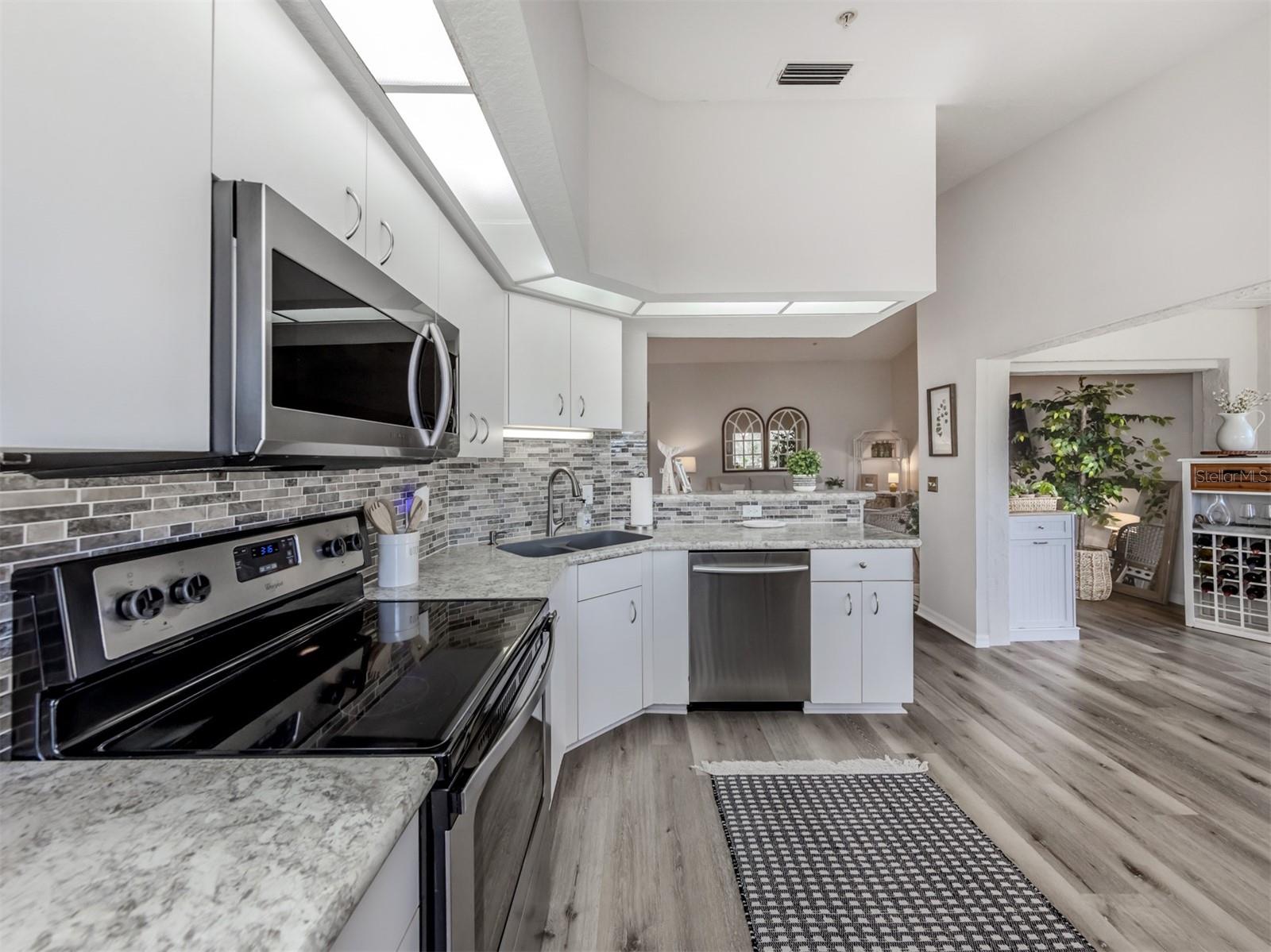 803 MONTROSE DR #202