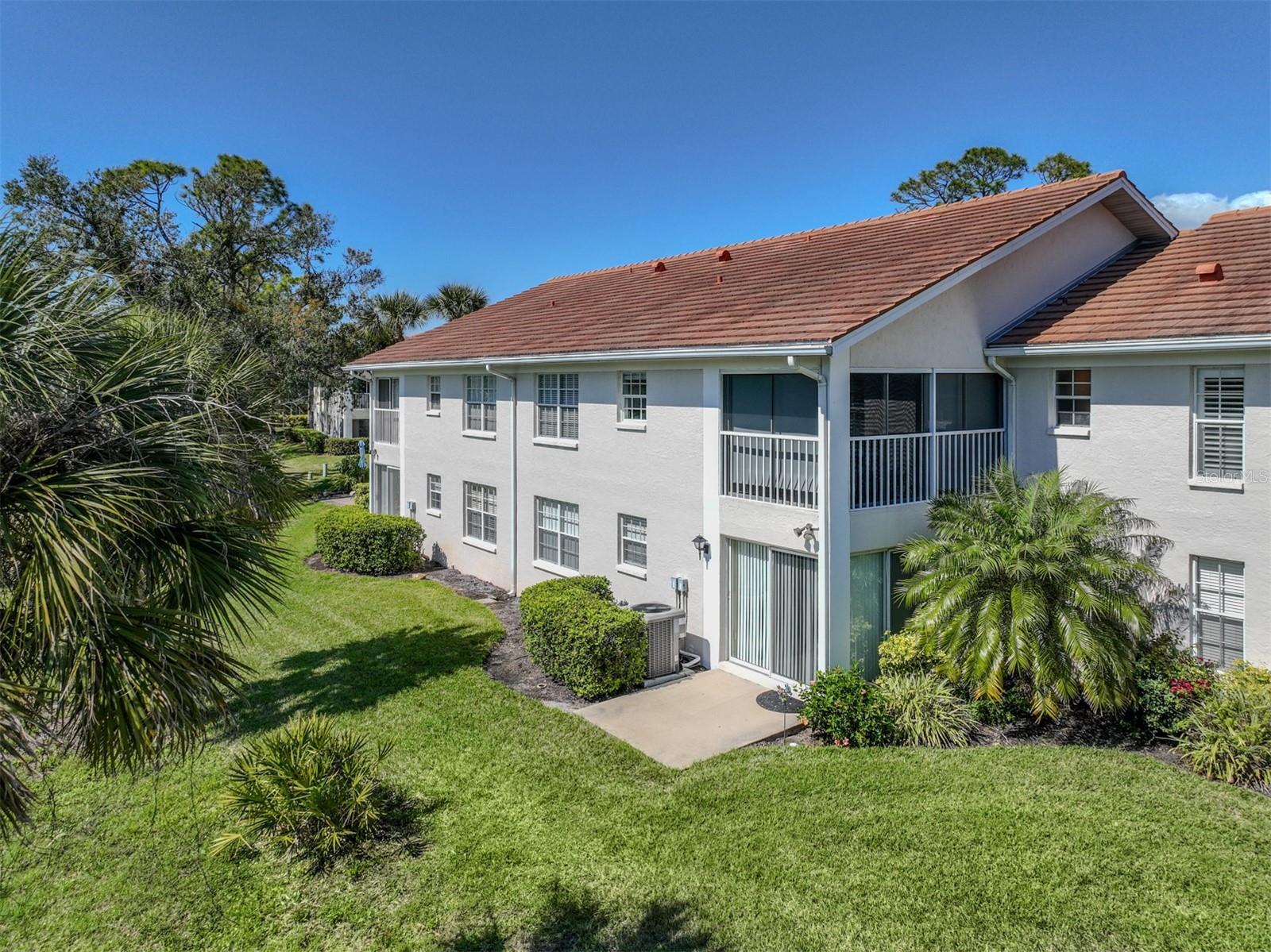 803 MONTROSE DR #202