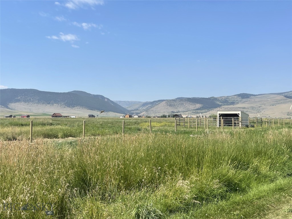 118 Hayfield Loop Trail