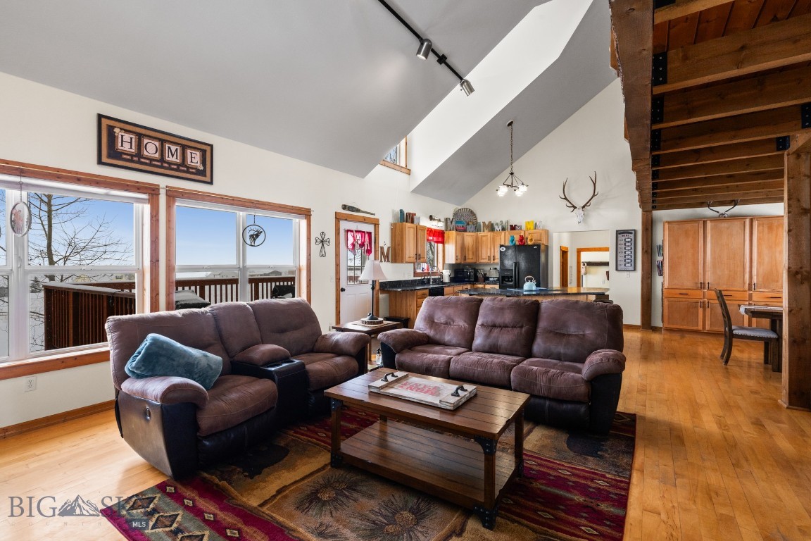 38 Hollowtop Vista Drive
