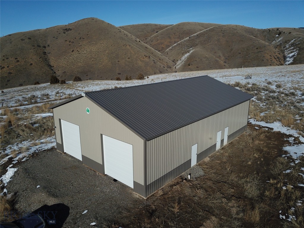 1085 Round Pole Drive