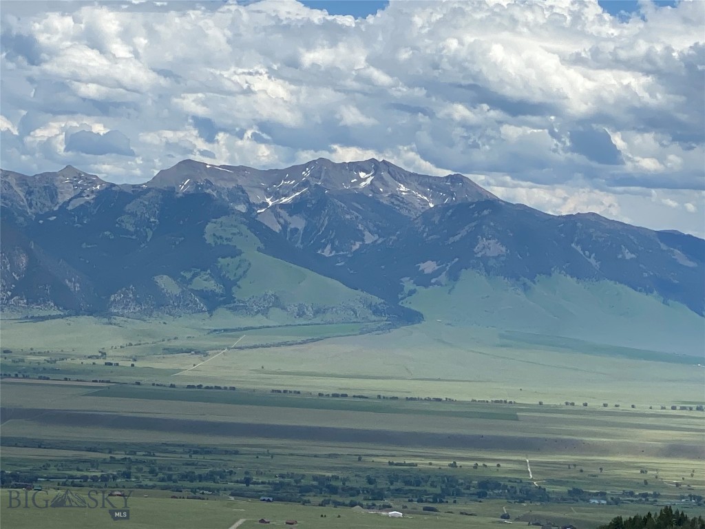 320 Acres Cold Creek Retreat