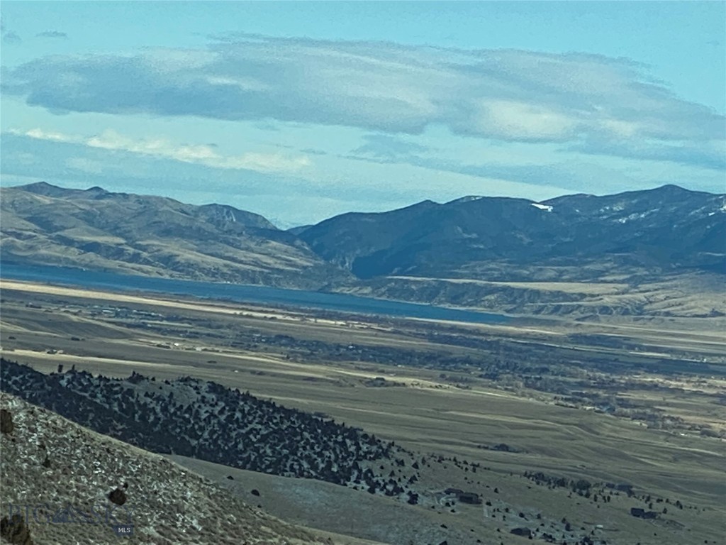 320 Acres Cold Creek Retreat