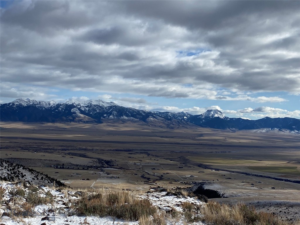 320 Acres Cold Creek Retreat