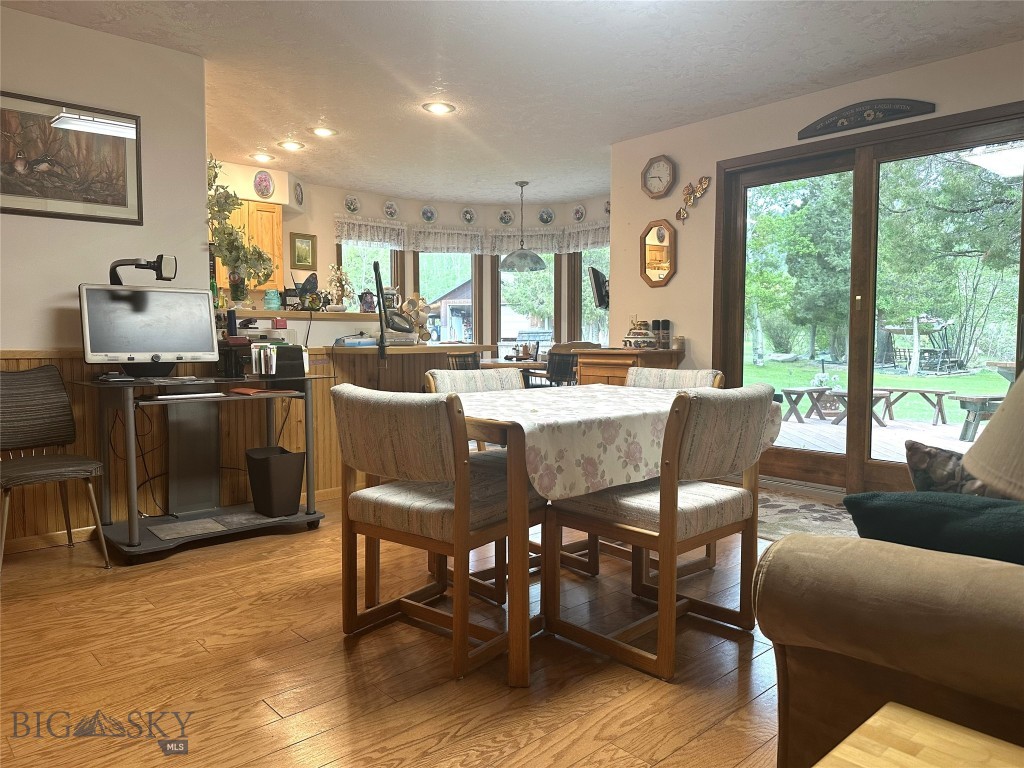 4359 Lost Creek
