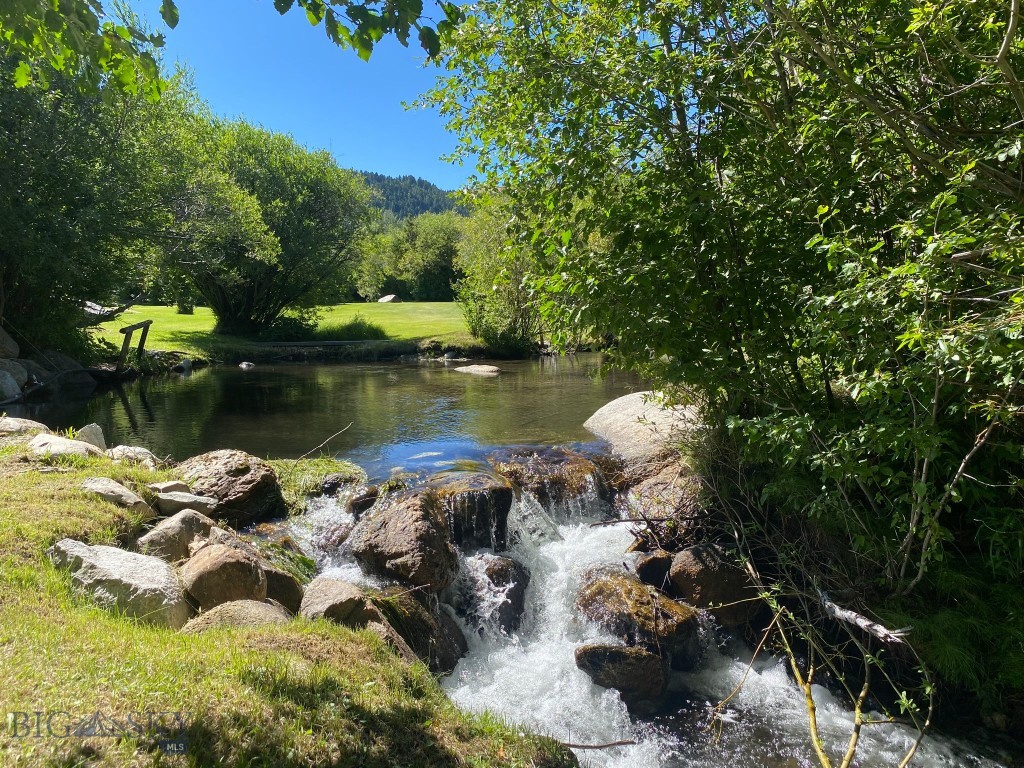4359 Lost Creek