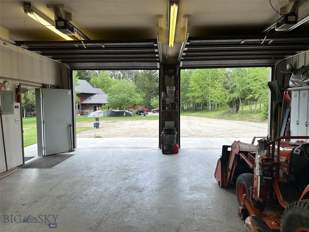 4359 Lost Creek