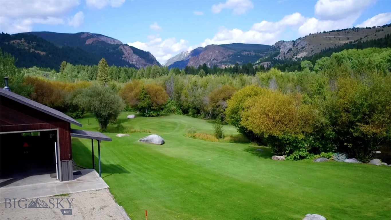 4359 Lost Creek