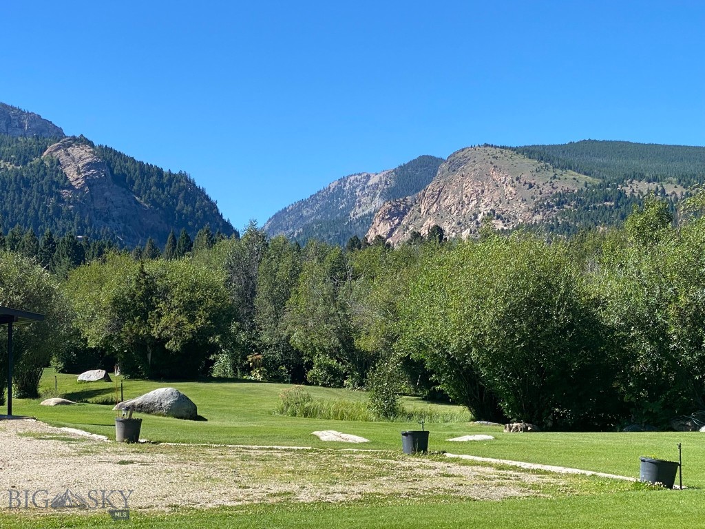 4359 Lost Creek