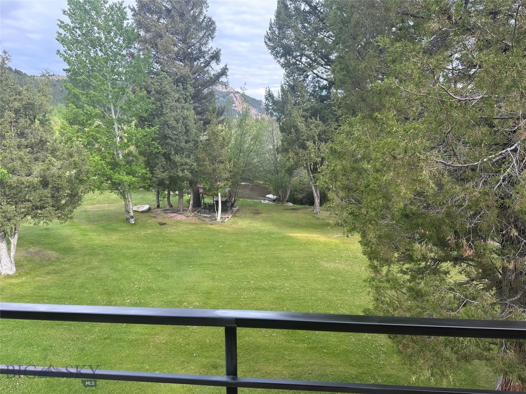 4359 Lost Creek