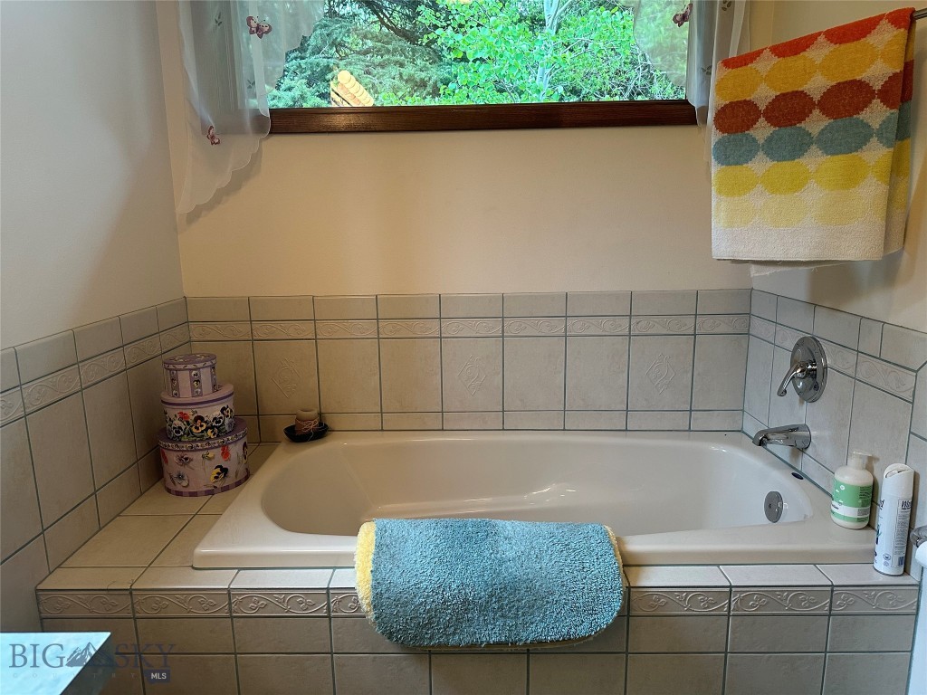 4359 Lost Creek