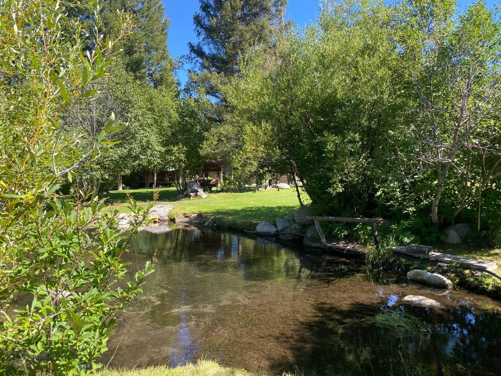 4359 Lost Creek