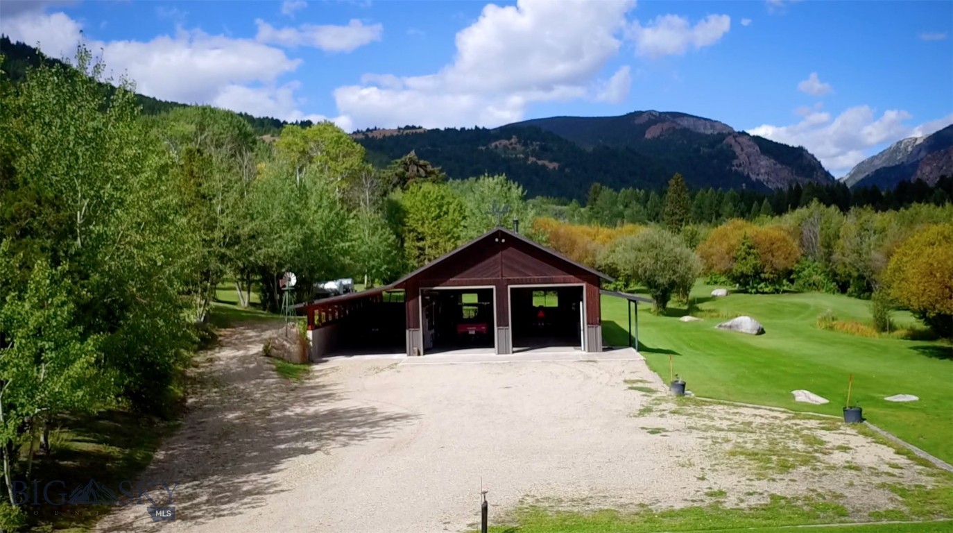 4359 Lost Creek