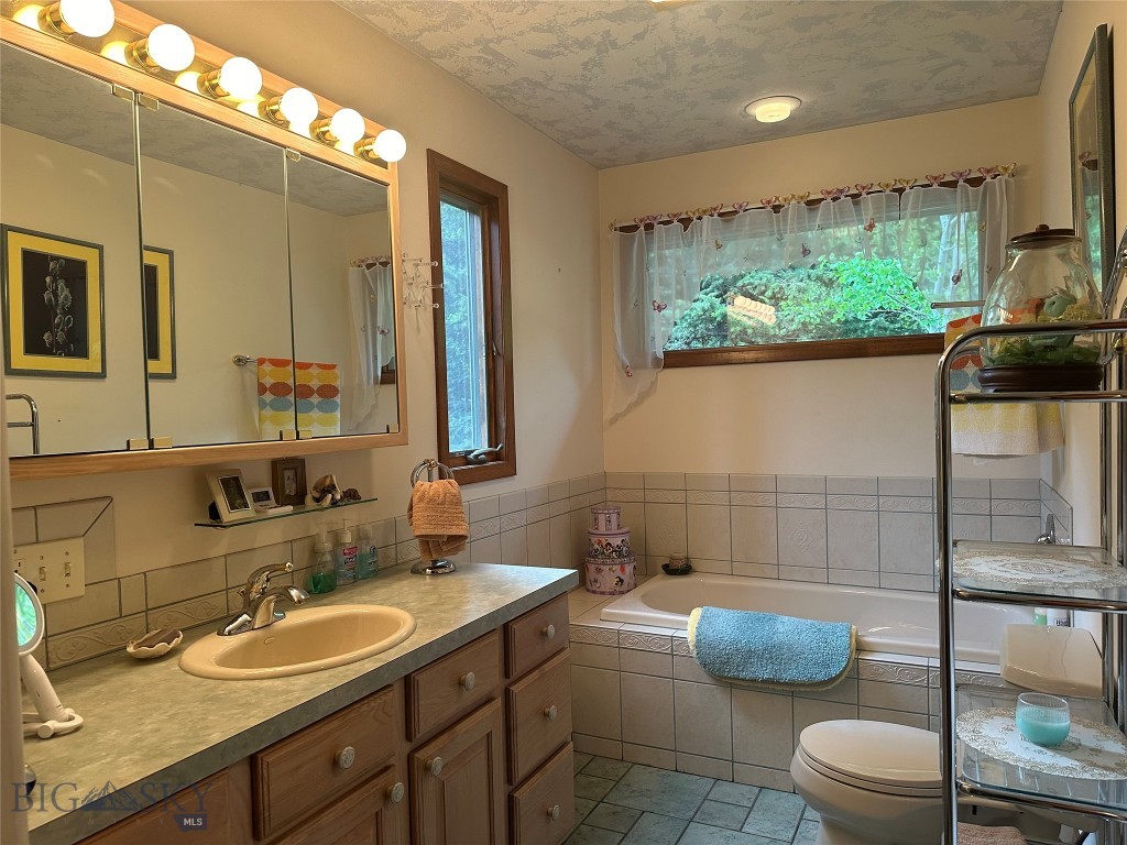 4359 Lost Creek