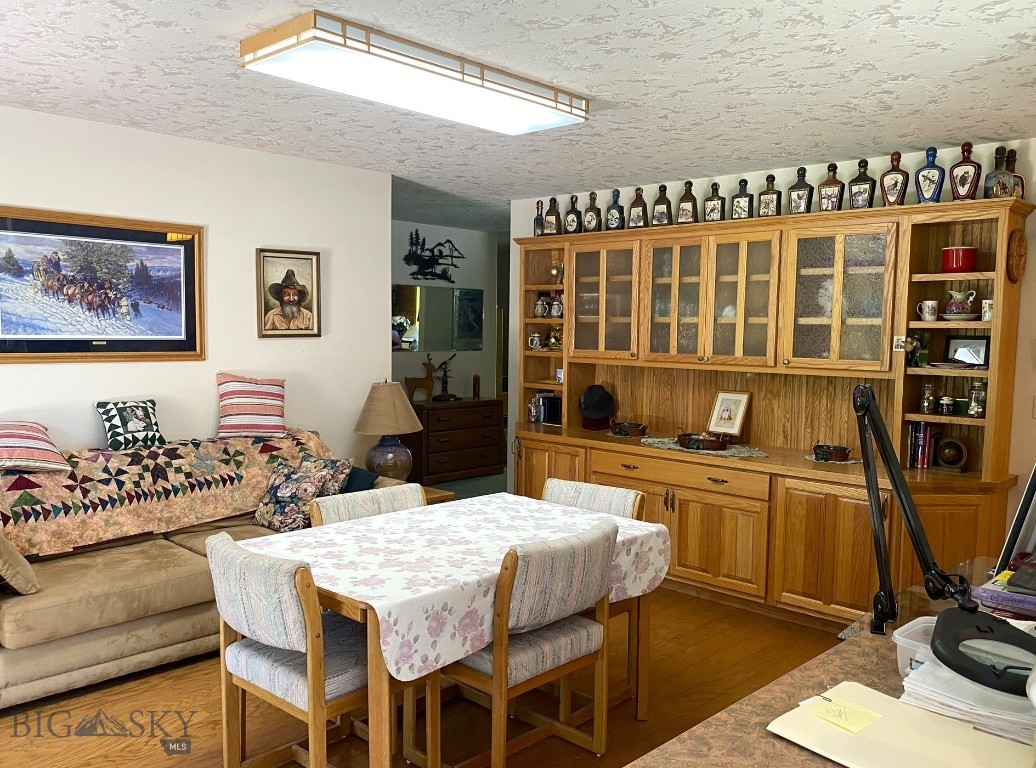 4359 Lost Creek