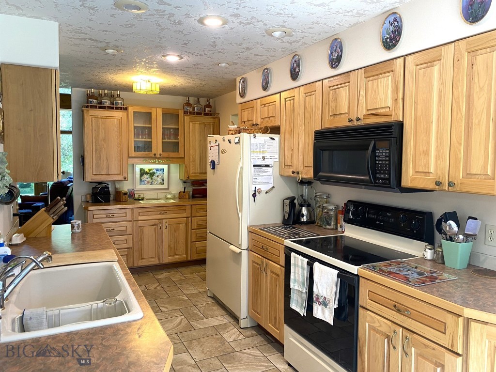 4359 Lost Creek