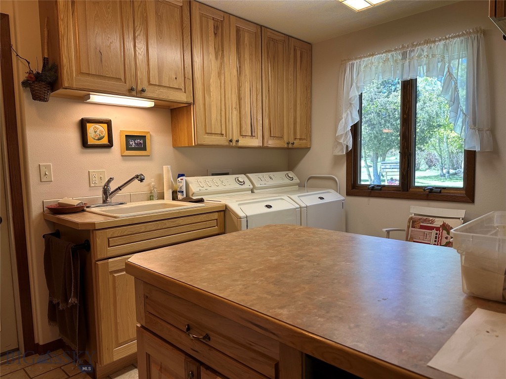 4359 Lost Creek