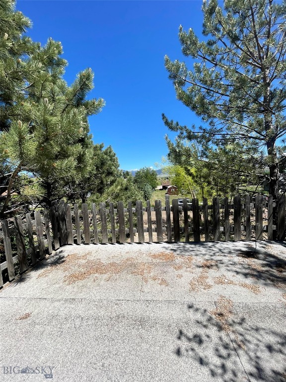 640 Nicole Way