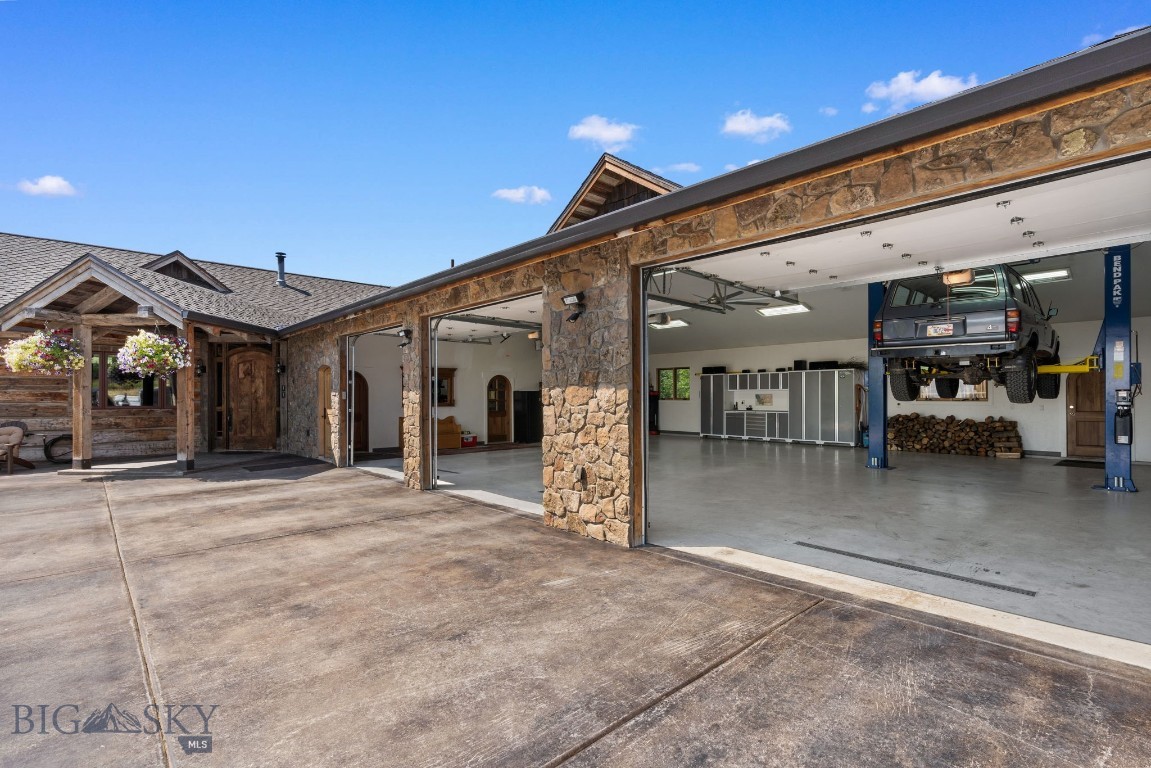 11 Quartz Street