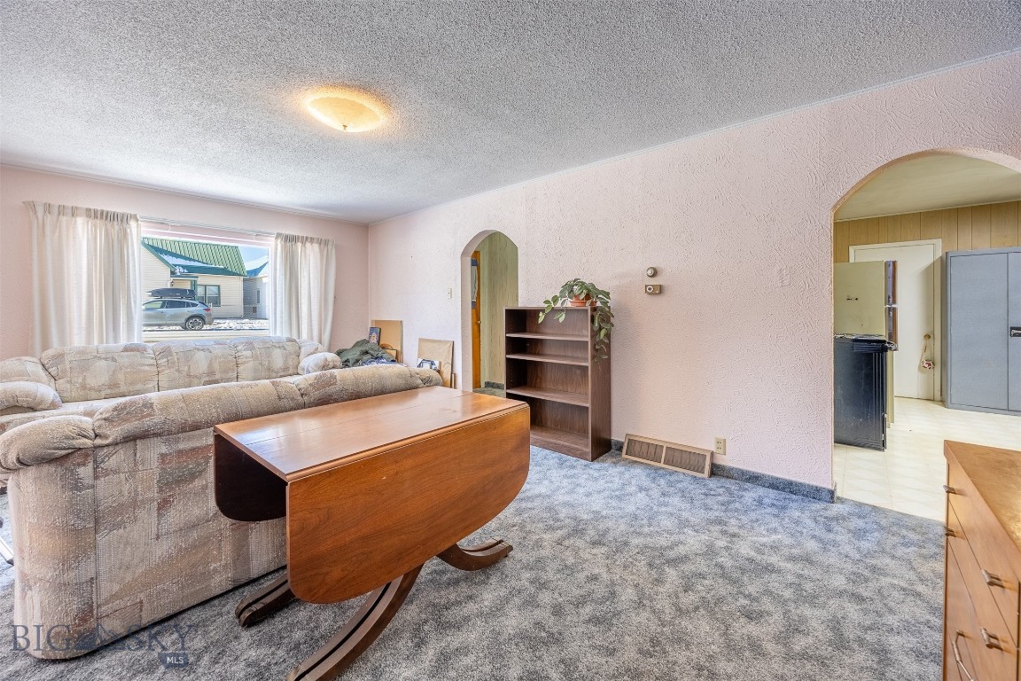 619 Cedar