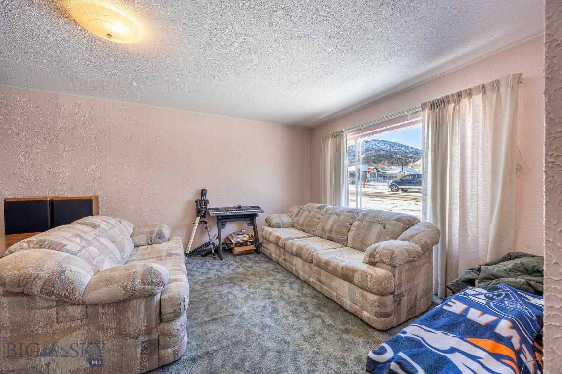 619 Cedar