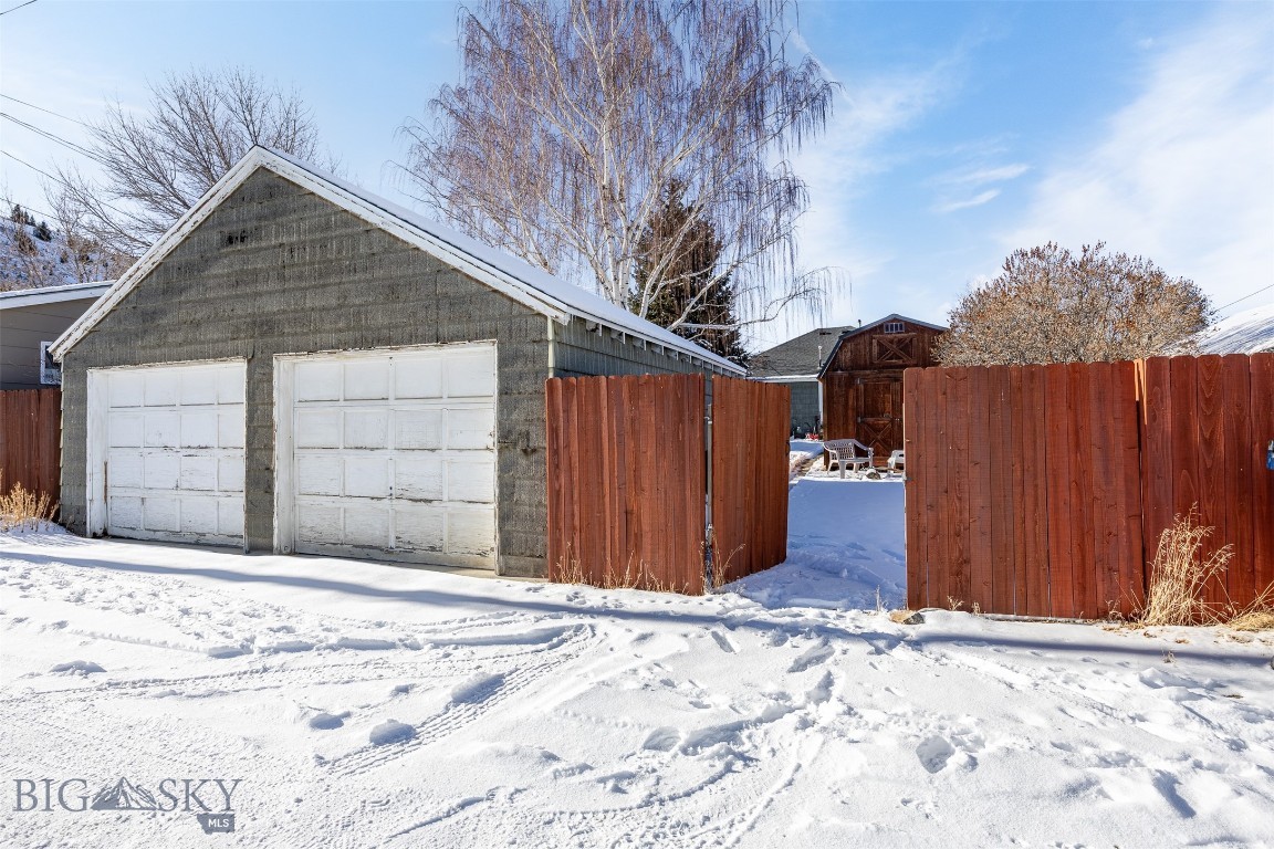 619 Cedar