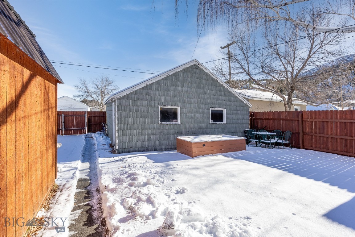 619 Cedar
