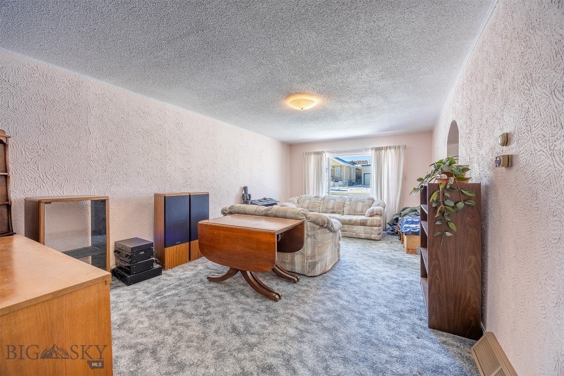619 Cedar