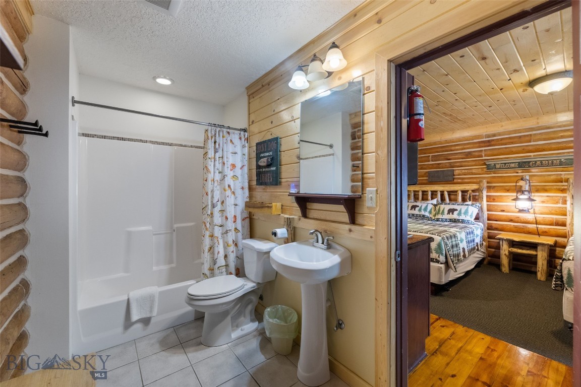 701 Bauer Lane 2