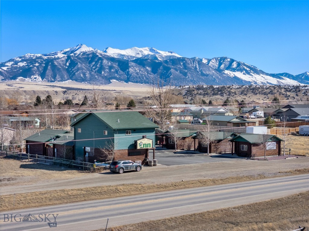 701 Bauer Lane 2