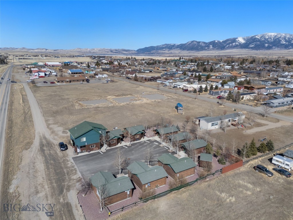 701 Bauer Lane 2
