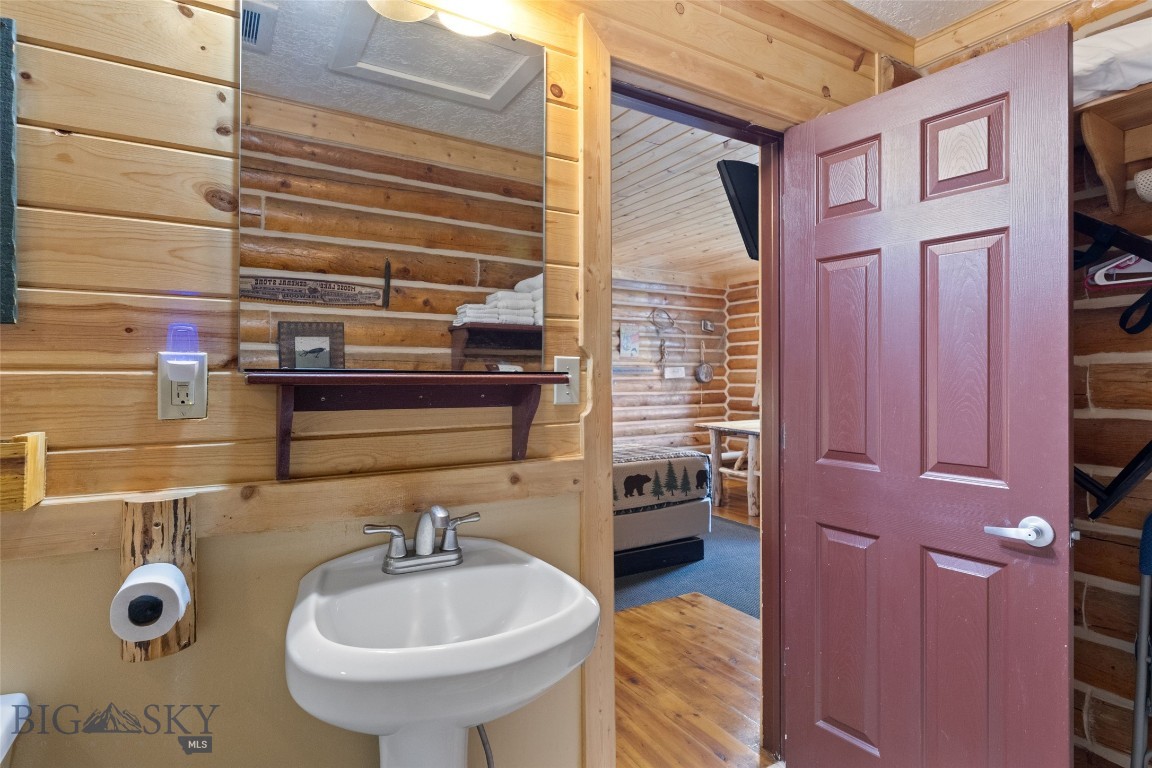701 Bauer Lane 2