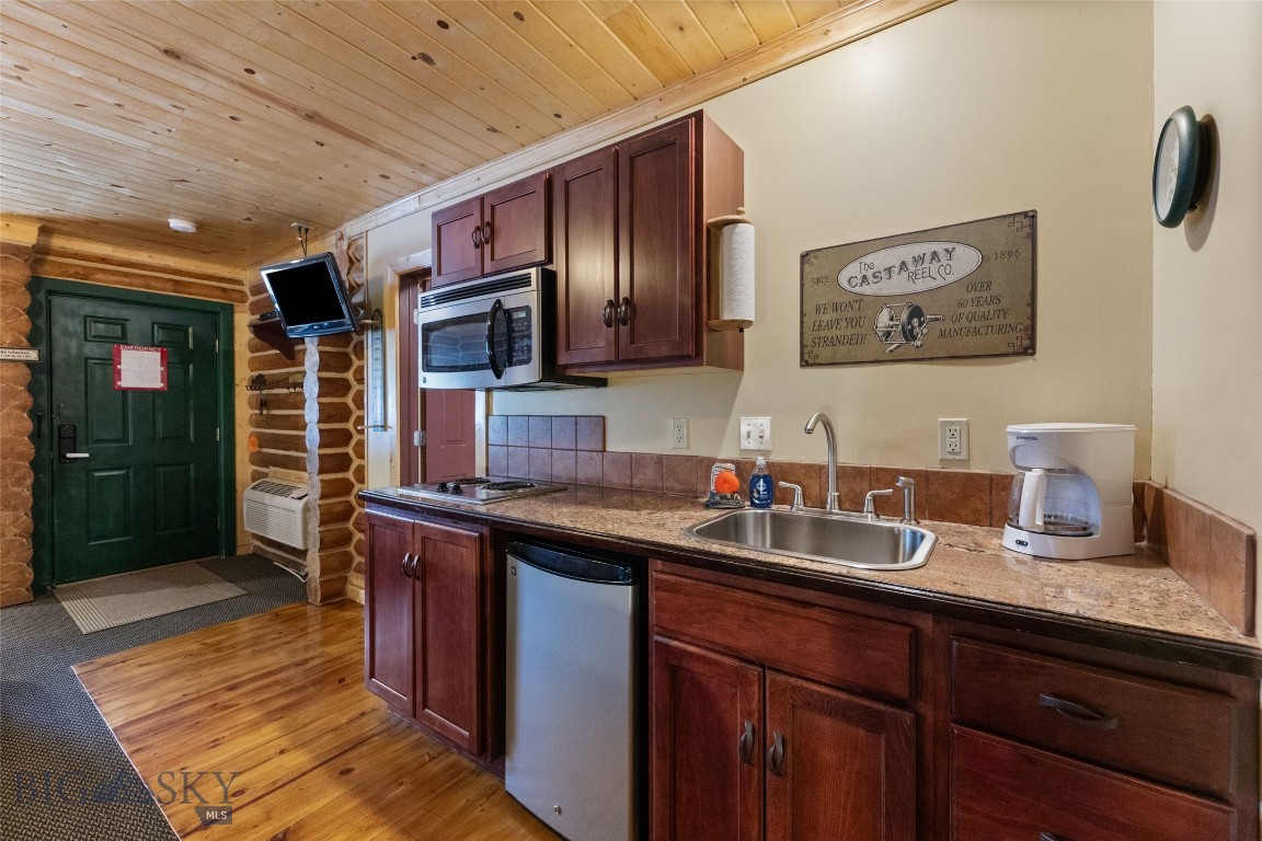 701 Bauer Lane 2