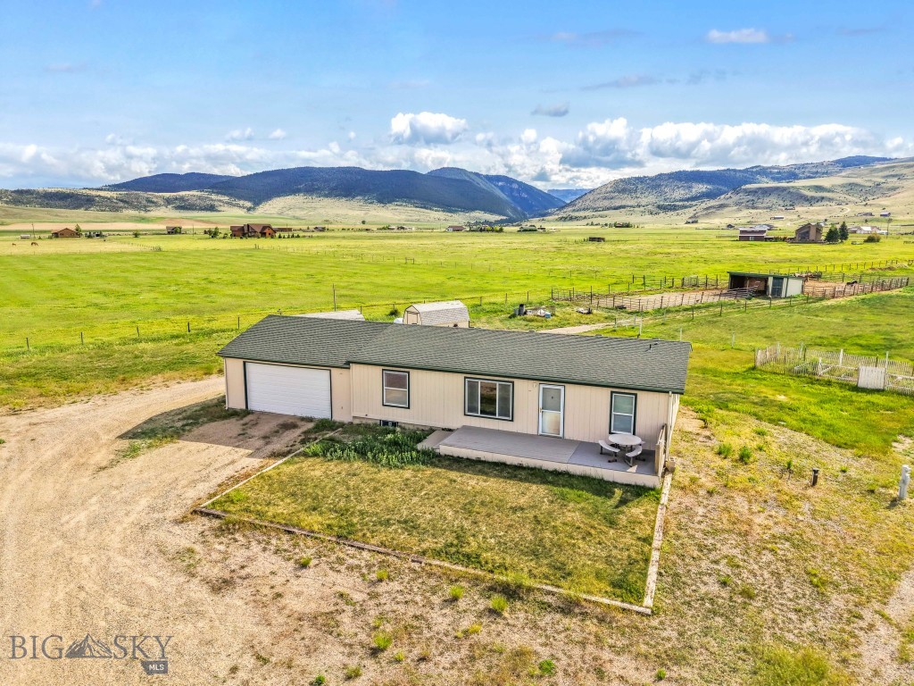 16 Hayfield Loop Trail