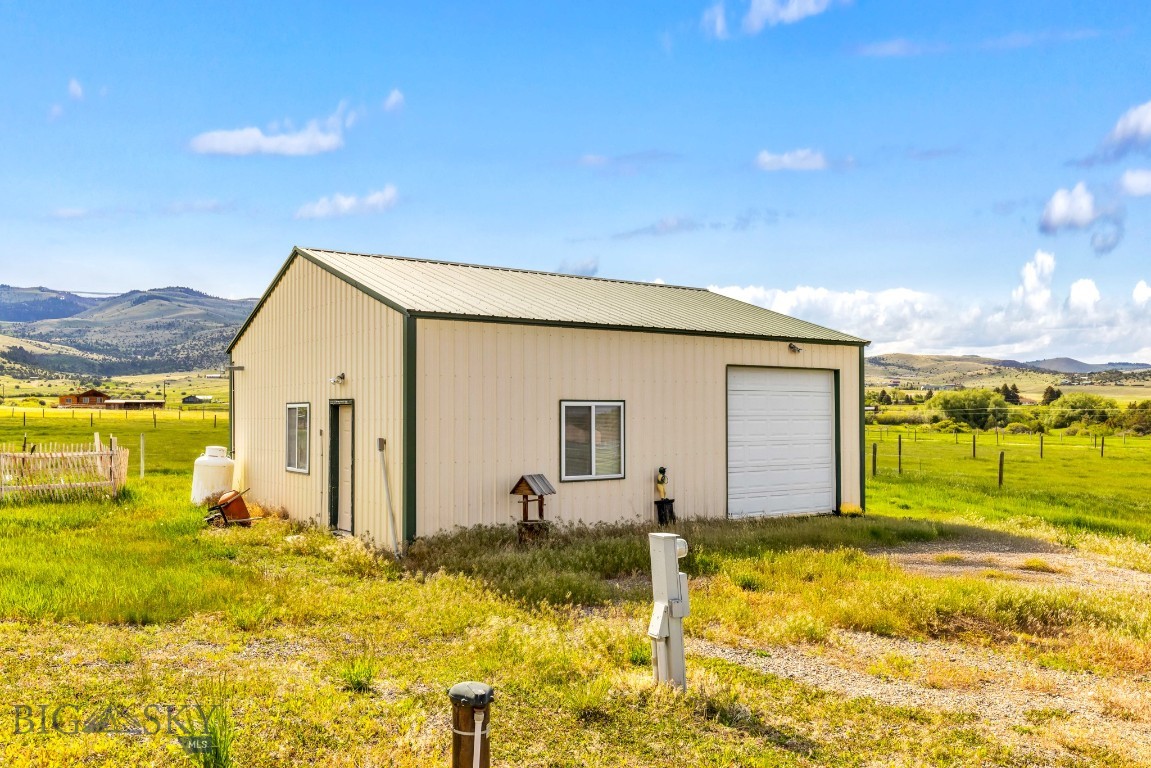 16 Hayfield Loop Trail