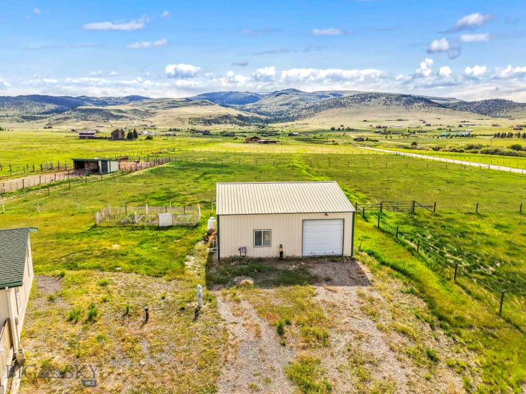 16 Hayfield Loop Trail