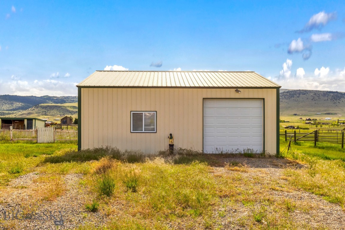 16 Hayfield Loop Trail
