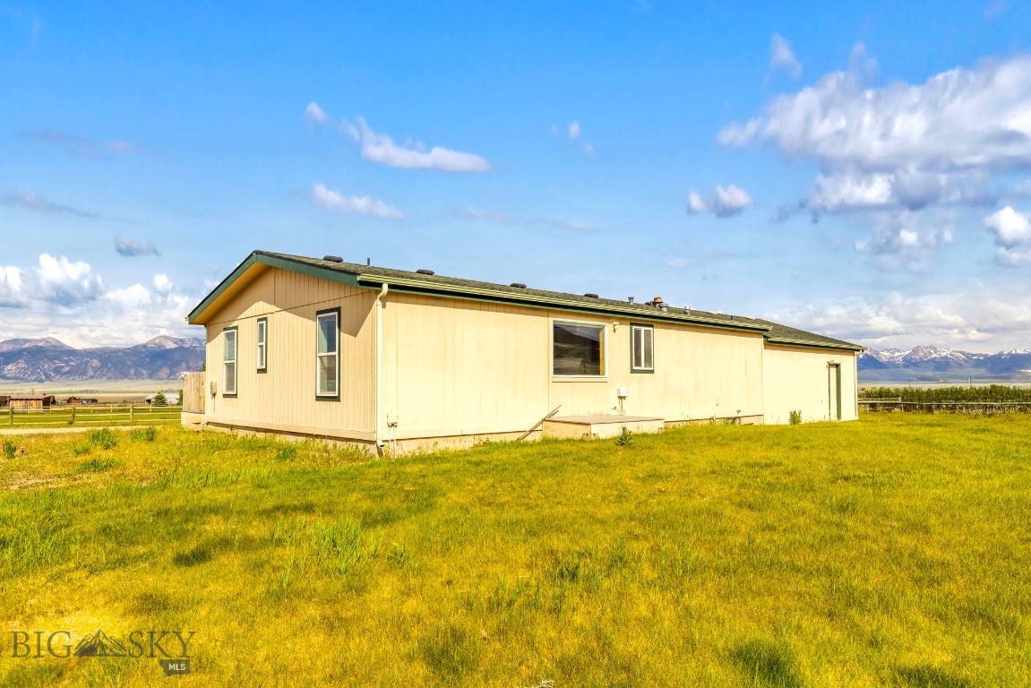 16 Hayfield Loop Trail
