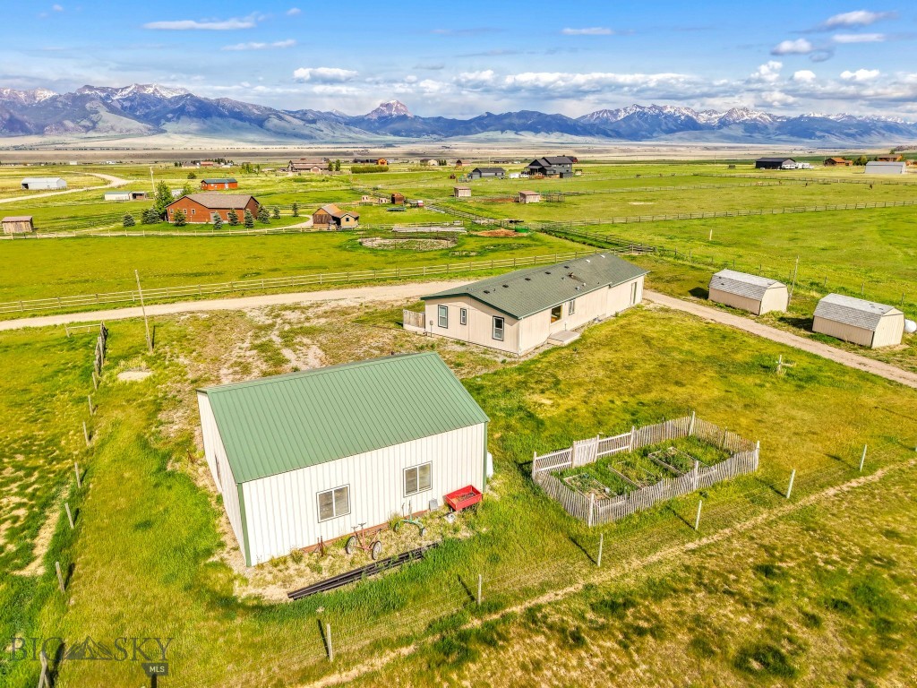16 Hayfield Loop Trail