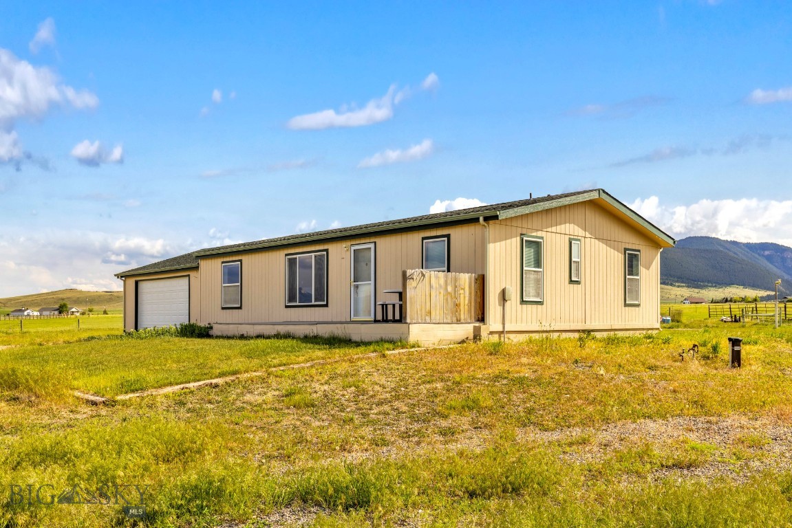 16 Hayfield Loop Trail