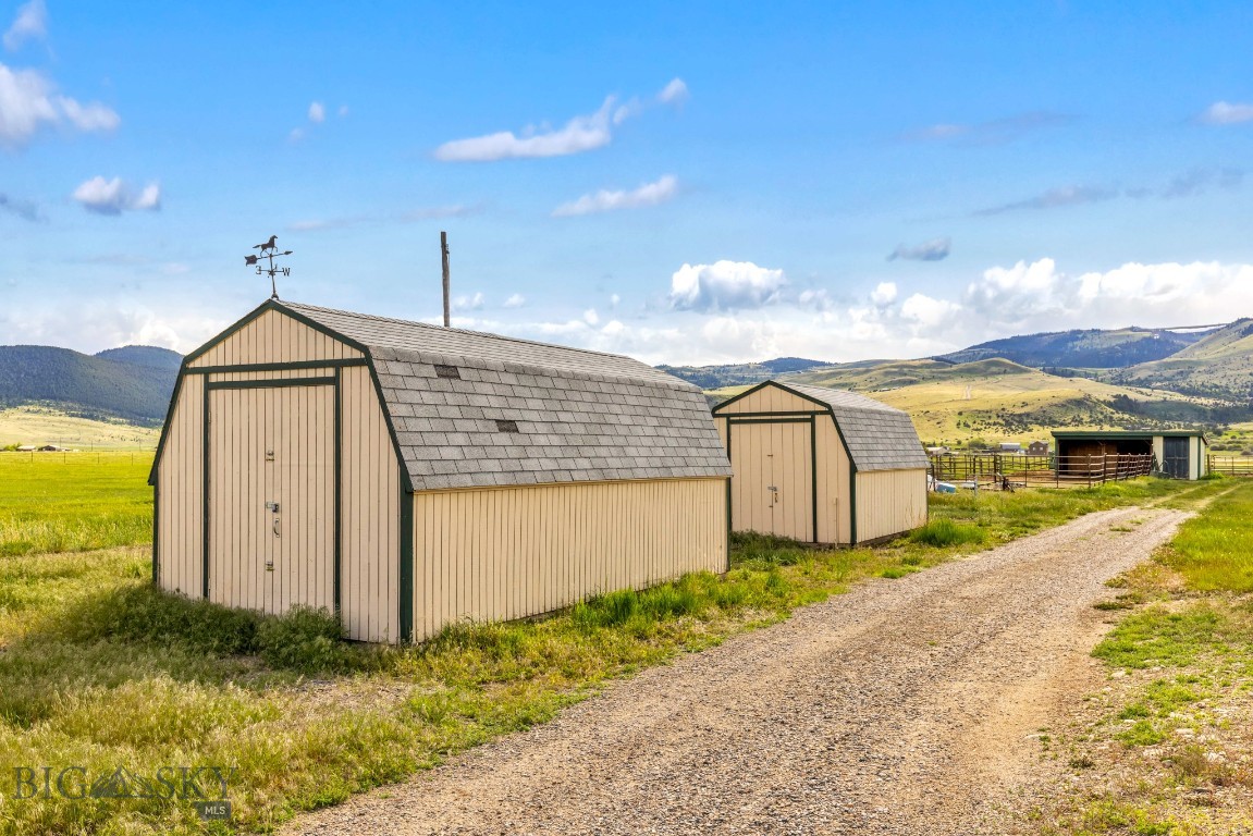 16 Hayfield Loop Trail