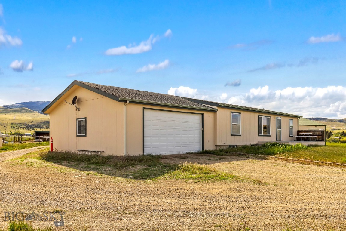 16 Hayfield Loop Trail