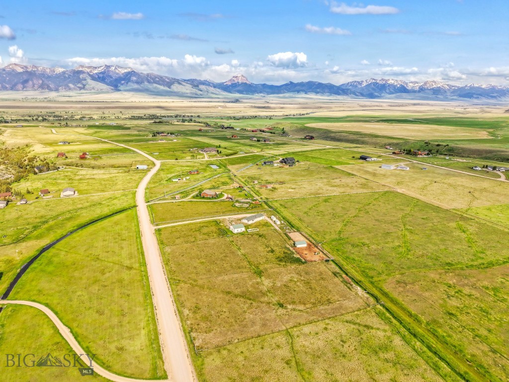 16 Hayfield Loop Trail