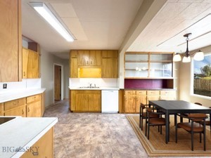 210 W Hamilton