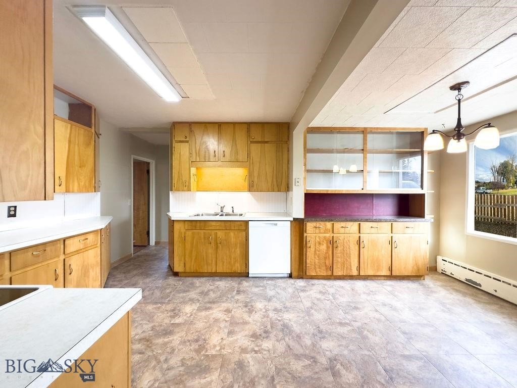 210 W Hamilton