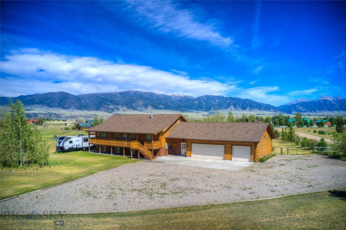 13 Coachman Lane